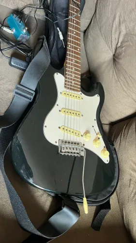 ? Guitarra Strinberg Stratocaster + Pedal + Capa + Cabos - Pronta para Tocar!