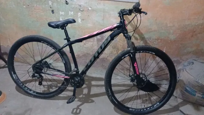 BIcicleta aro 29 semi-nova