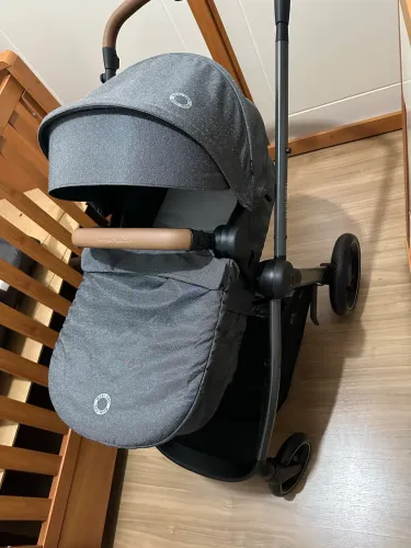 Carrinho de bebê maxi cosi com bebê conforto e base para carro modelo Anna3 ! 