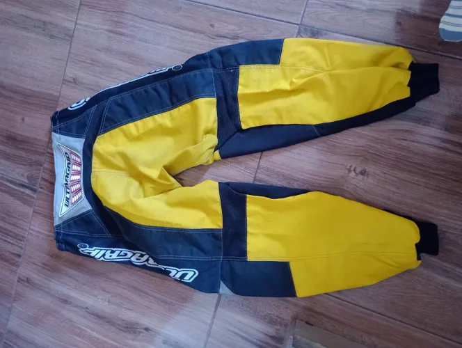 Equipamento de motocross/trilha usado