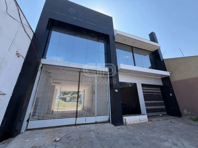Imóvel comercial com 781m² na Av. Miguel Sutil