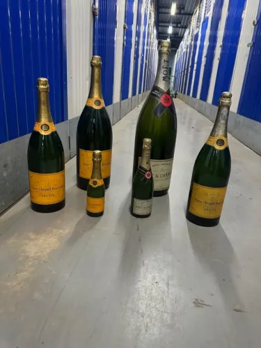 Kit 6 garrafas originais de champagne Veuve Clicquot e Moët Chandon Magnum coleção