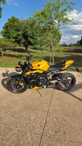 Triumph Street Triple 765 RS - 2023<br>?Ano: 2023