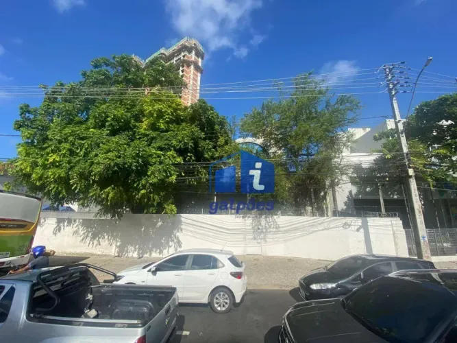 Terreno com 508 m² na Avenida Gov. Agamenon Magalhães em Recife - PE