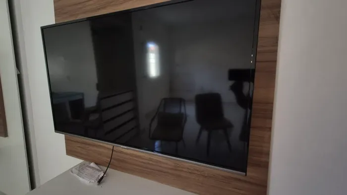  Smart TV SEMP TCL, acompanha o controle
