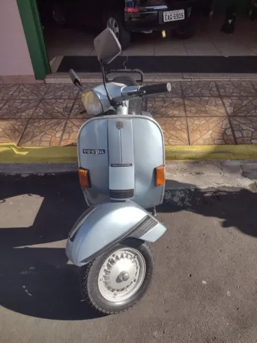 Vespa Piagio xp 200 - motor stander - original - manual