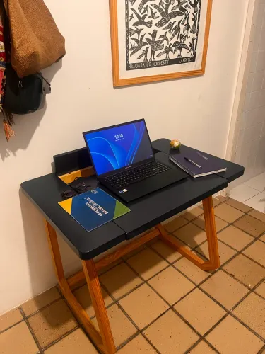 Mesa Tok Stok com compartimentos