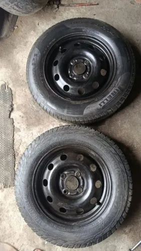Rodas Ford aro 14 furacão 4/108 com pneus, duas unidades.