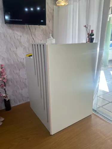 Vendo recepção Semi nova em MDF apenas 1 ano de uso 