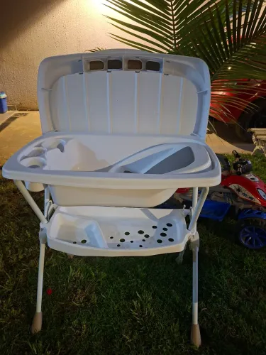 Vendo trocador 3 em 1 galzerano semi novo.
