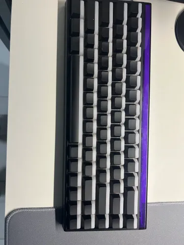 Teclado Magnético, Aula Hero 68He