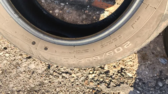 pneu meia vida 205/60/R16