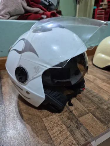 Capacete branco moto usado N 58