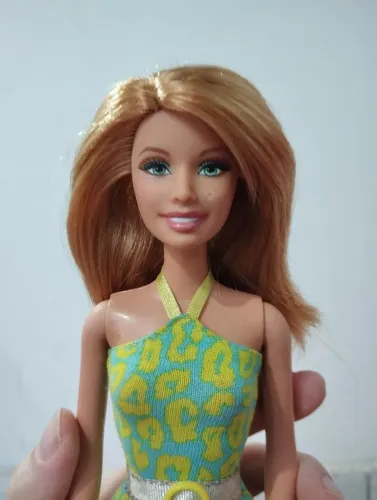 Boneca Barbie Summer Chic Original Mattel