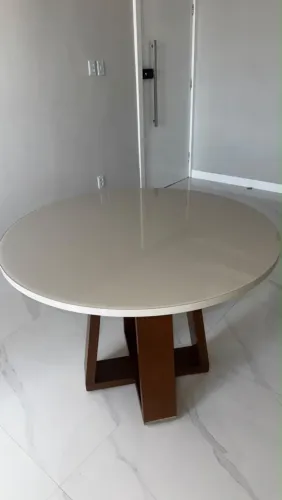 Mesa de jantar 5 lugares!