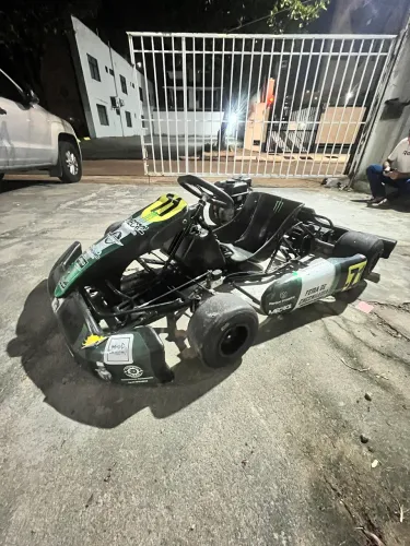 KART MEGA COM MOTOR 7 HP