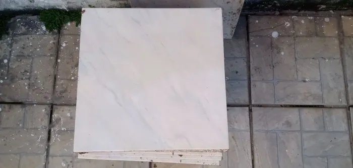 Piso 42X42 branco. (50 peças)