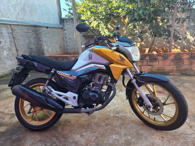 Moto em perfeito estado