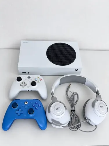 ? XBOX SERIES S + KIT GAMER COMPLETO