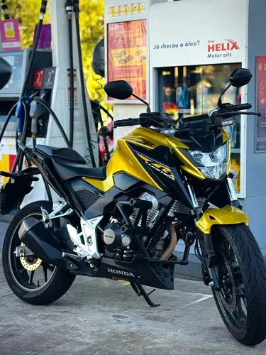 Cb 300f, muito conservada 