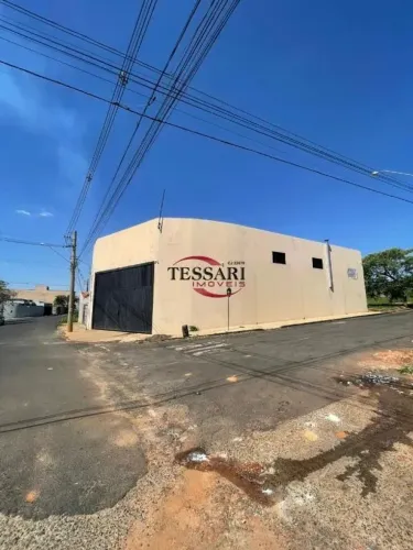 Barracão a Venda na cidade de Bady Bassit, com 360 m2 de construção, com mezanino.