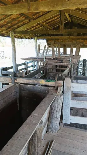 Fazenda com 6 dormitórios à venda, 4936800 m² por R$ 30.000.000,00 - Vila Pedra Vermelha -