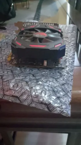 Placa video AMD Radeon R7 200 séries 4gb