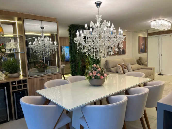 Conjunto Mesa + Cadeiras 8 lugares