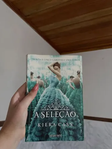 Livro - A SELEÇÃO - KIERA CASS