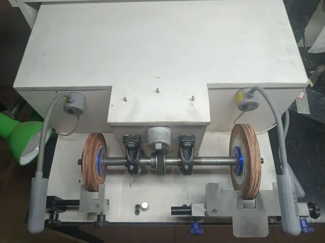 Máquina de afiar alicate de cutícula