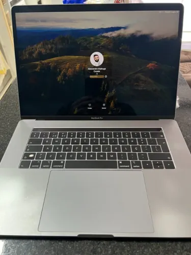 Macbook pro 2018, i9 32GB mem 1Tb SSD