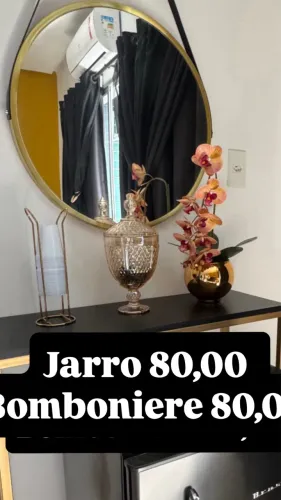 JARRO DECORATIVO E BOMBONIERE 