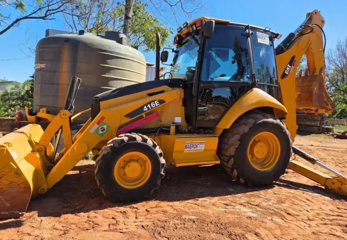 Retroescavadeira Caterpillar 416E 2012/12 - Parcele 