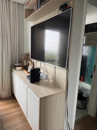 Rack em MDF com painel para tv