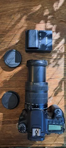 Canon 70D, com lente Canon 18-135
