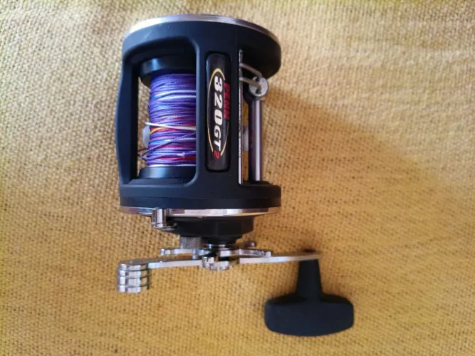 CARRETILHA PENN 320GT2 - ESTADO DE NOVA - COMPLETA NA CAIXA