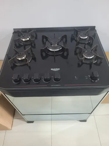 Fogão 5 Bocas Dako Magister Style Com Frente Espelhada Mesa de Vidro e Tripla Chama Bivolt