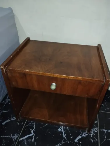 2 Mesinhas de cabeceira madeira maciça antiga