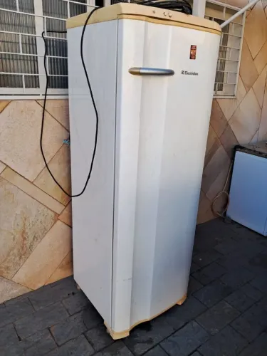 Geladeira funcionando perfeitamente, entregamos em mirassol 700