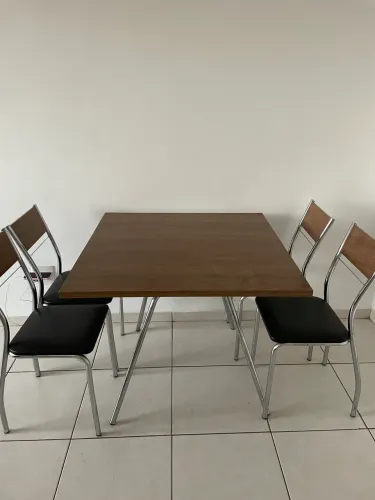 Mesa de Jantar 4 Lugares