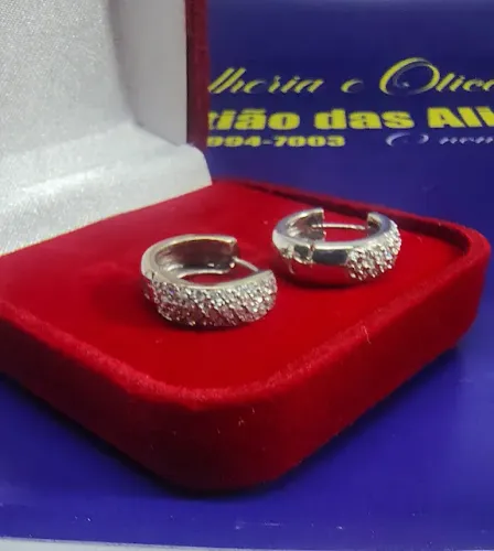 Brincos Ouro Branco 18 Kilates Pedras Diamantes Peso 4.80 Gramas 19 mm x 5 mm
