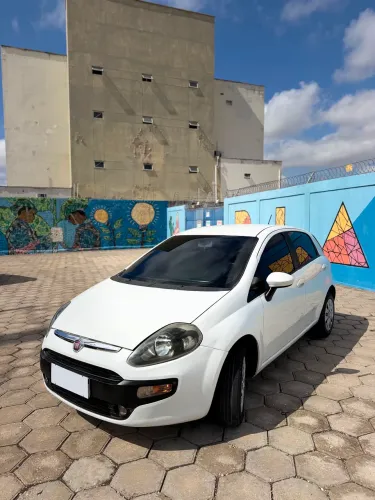 Fiat Punto Attractive 1.4 Fire Flex 8V 5P 2014
