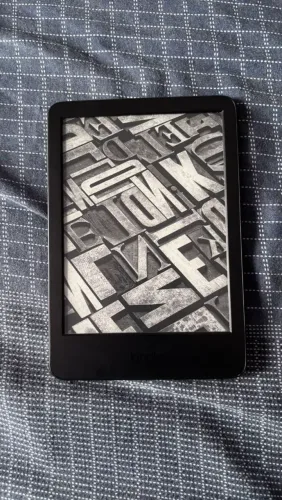 Vendo Kindle 11° Geração Semi Novo 