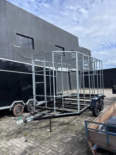 ESTRUTURA PARA TRAILER
