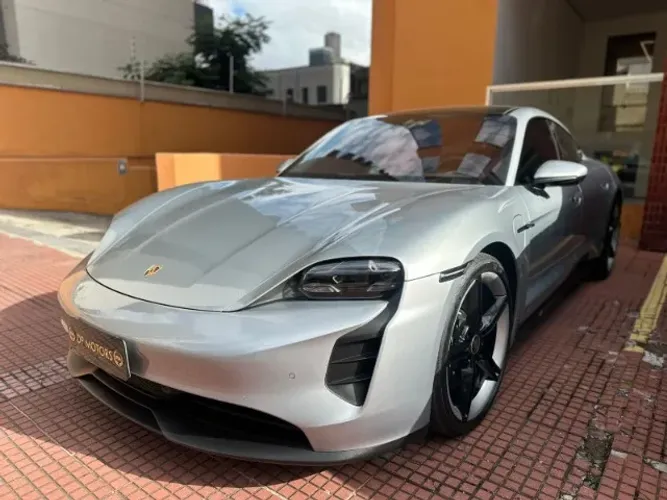 Porsche Taycan Turbo (elétrico) 2021