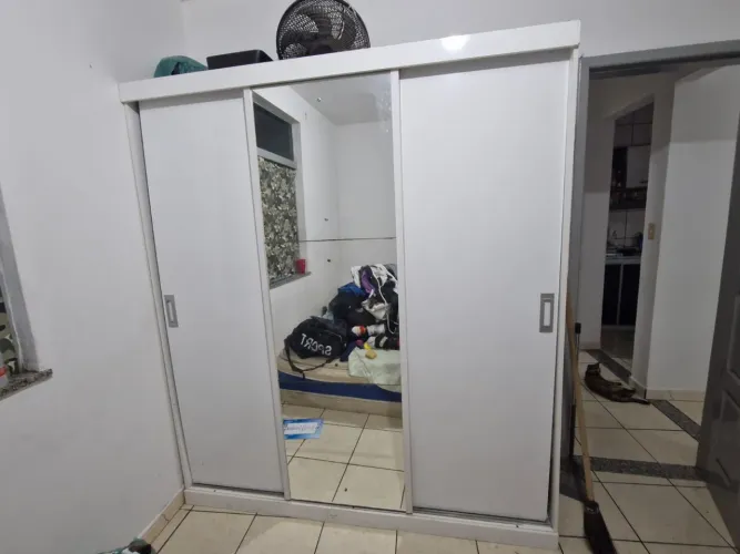 Guarda roupa branco 3 portas
