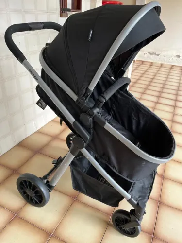 Carrinho de bebê + Bebê conforto Voyage