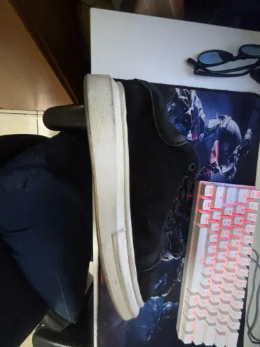 Tenis preto basico pra sair tamanho 40