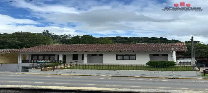 Casa com 5 dormitórios à venda no bairro Centro em Benedito Novo/SC