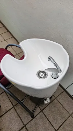 Lavatório de Salão de cerâmica c/aquecedor